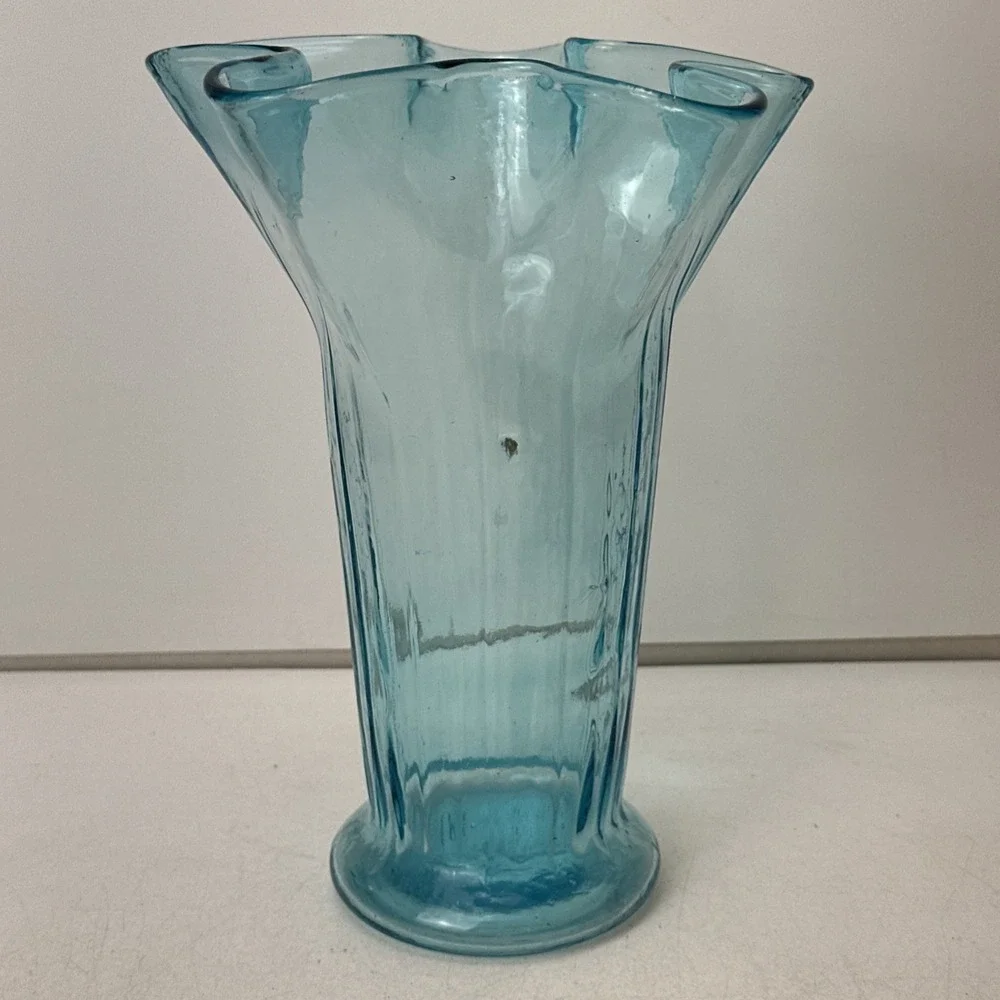 Vintage Glass Crimped Star Shaped Top Vase Turquoise 9